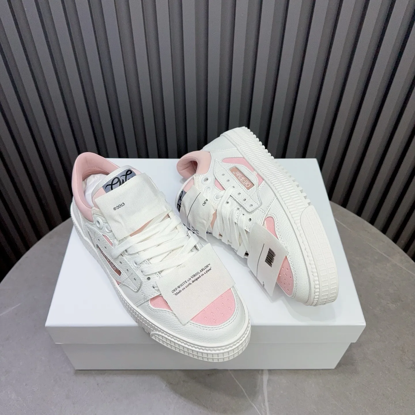P760 OFF WHITE⚡️Couple model⚡️35-40 women’s model 39-46 men’s model